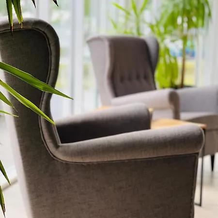 فندق Maifeld Sport- Und Tagungshotel 4*