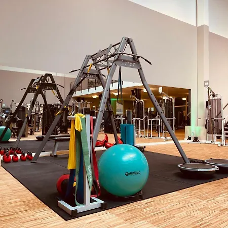 Ξενοδοχείο Maifeld Sport- Und Tagungshotel 4*