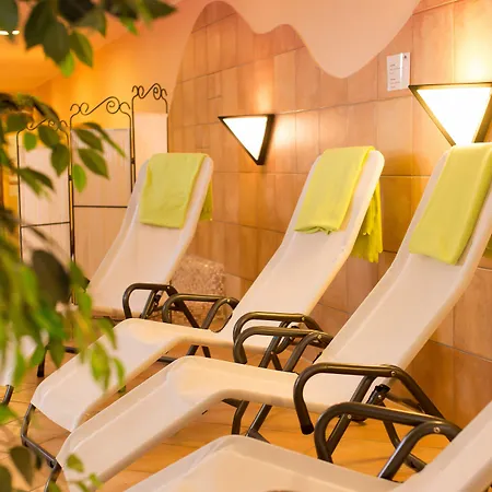 מלון Maifeld Sport- Und Tagungshotel