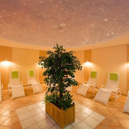 Maifeld Sport- Und Tagungshotel 4* فرل