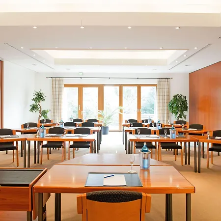 Maifeld Sport- Und Tagungshotel