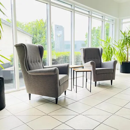 Maifeld Sport- Und Tagungshotel فندق فرل