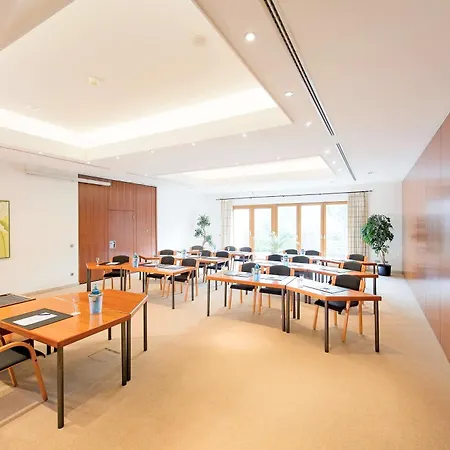 فندق Maifeld Sport- Und Tagungshotel فرل