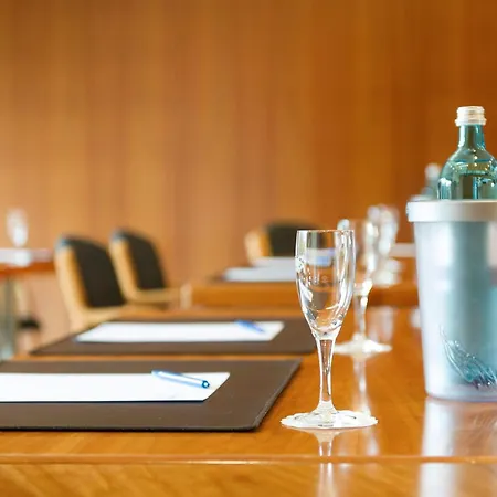 Maifeld Sport- Und Tagungshotel فرل