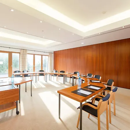 Maifeld Sport- Und Tagungshotel 4* Βερλ