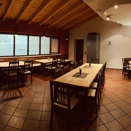 Maifeld Sport- Und Tagungshotel