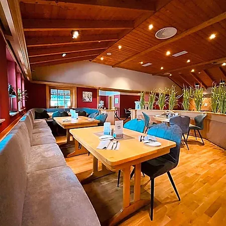 Maifeld Sport- Und Tagungshotel 4*