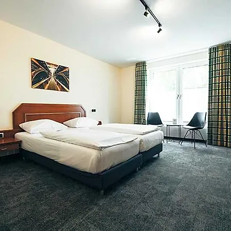Ξενοδοχείο Maifeld Sport- Und Tagungshotel 4*