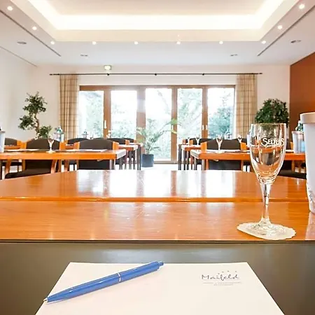 Maifeld Sport- Und Tagungshotel
