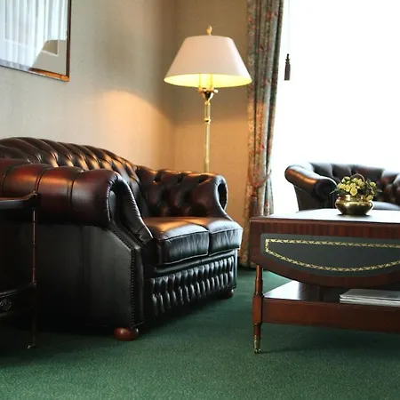 Maifeld Sport- Und Tagungshotel فندق 4*