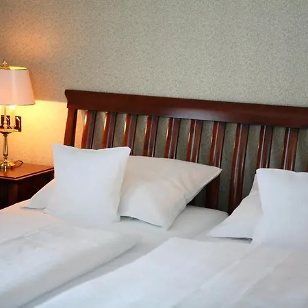 فندق Maifeld Sport- Und Tagungshotel فرل