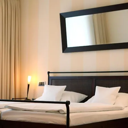 Отель Maifeld Sport- Und Tagungshotel Верль
