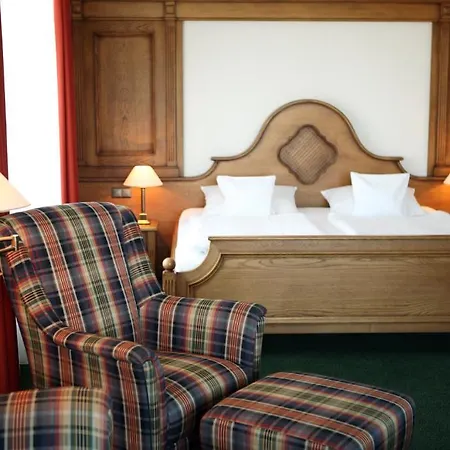 Maifeld Sport- Und Tagungshotel Отель 4*