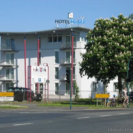 Maifeld Sport- Und Tagungshotel 4*