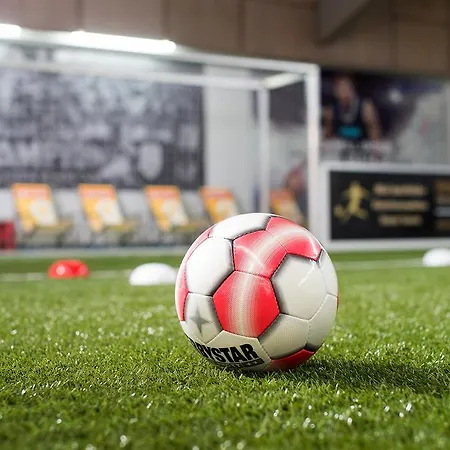 Maifeld Sport- Und Tagungshotel فندق فرل