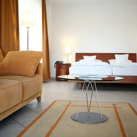 Maifeld Sport- Und Tagungshotel מלון 4*