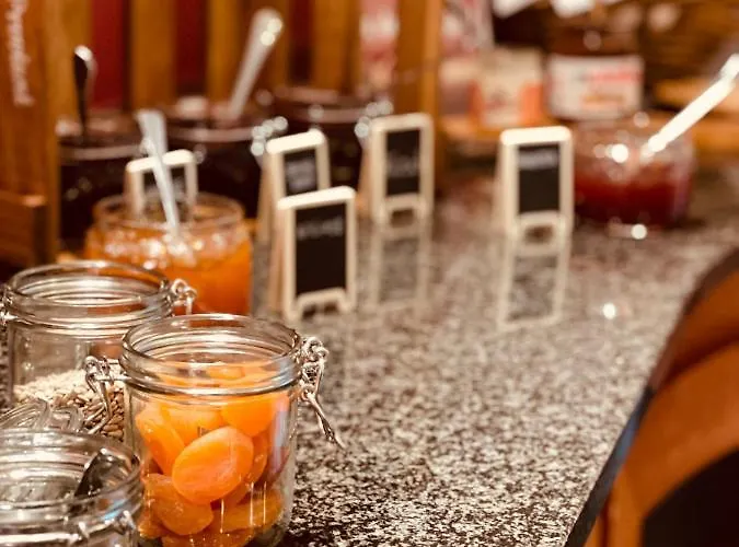 Maifeld Sport- Und Tagungshotel ורל