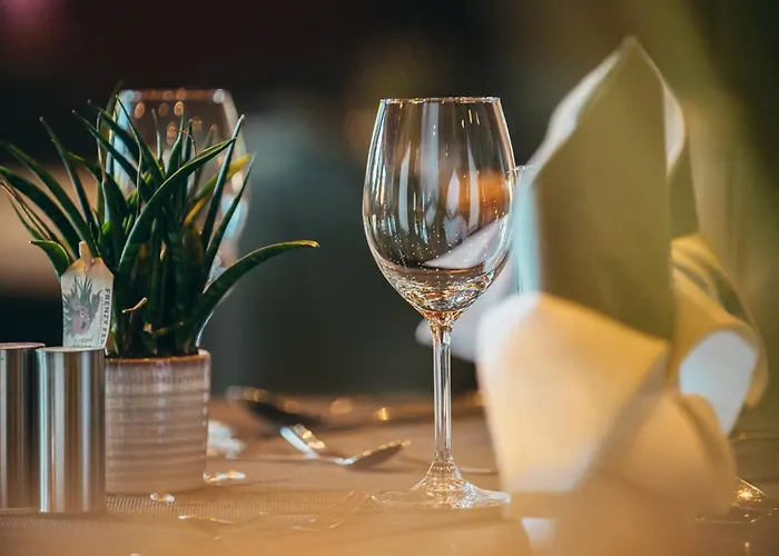 Maifeld Sport- Und Tagungshotel Szálloda