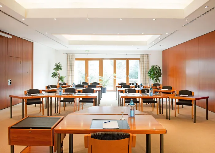 Maifeld Sport- Und Tagungshotel