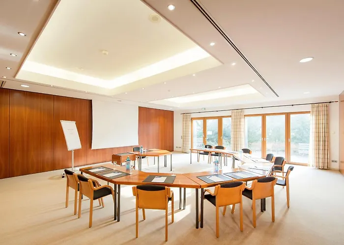 Maifeld Sport- Und Tagungshotel Szálloda 4*