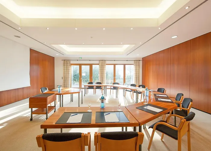 Maifeld Sport- Und Tagungshotel