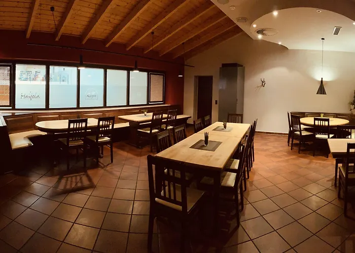 Maifeld Sport- Und Tagungshotel