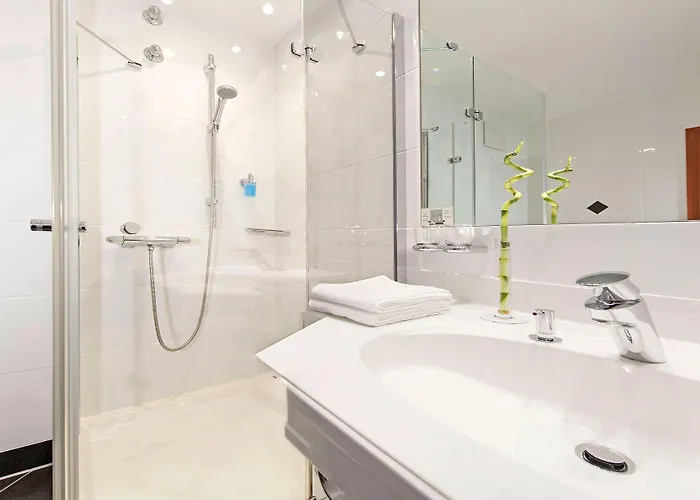 Maifeld Sport- Und Tagungshotel 4*