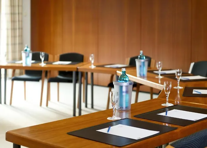 Maifeld Sport- Und Tagungshotel Szálloda 4*